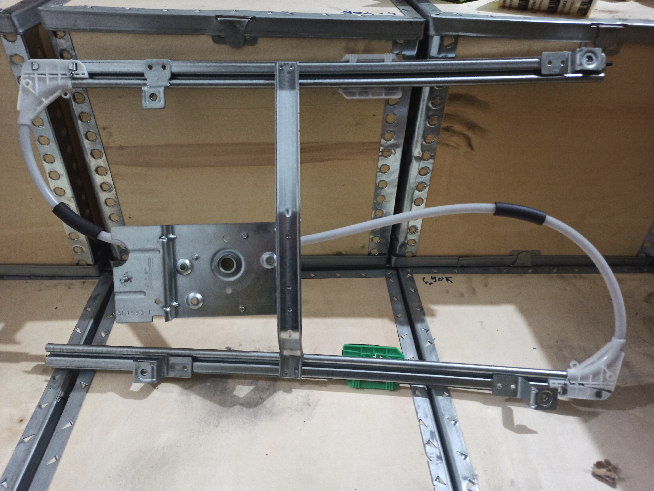 CAM KRİKO MOTORLU TİP SOL